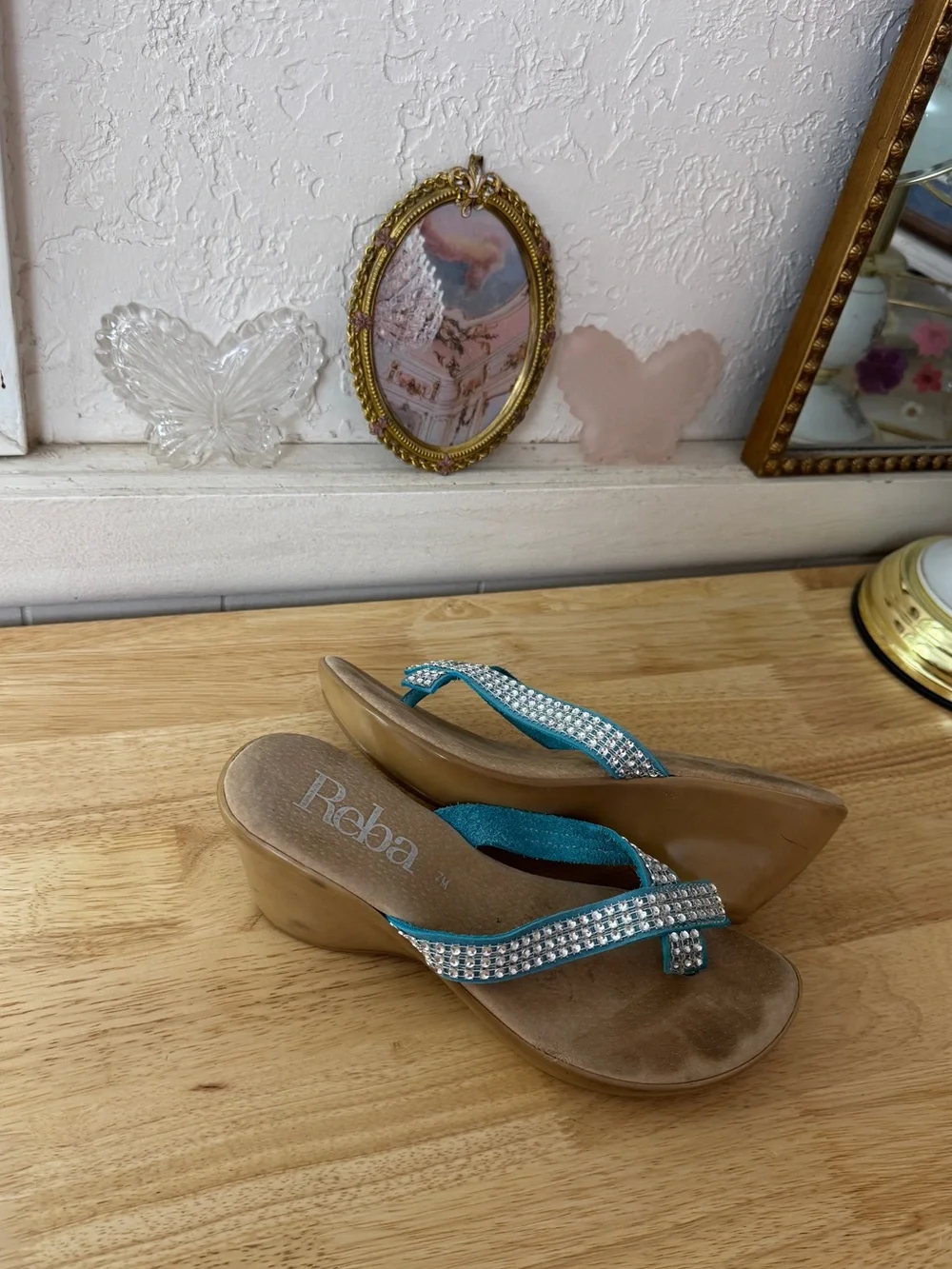 Cute Sparkly 2000’s Reba Y2K Turquoise Rhinestone Wedge Flip Flop Sandals Size 7